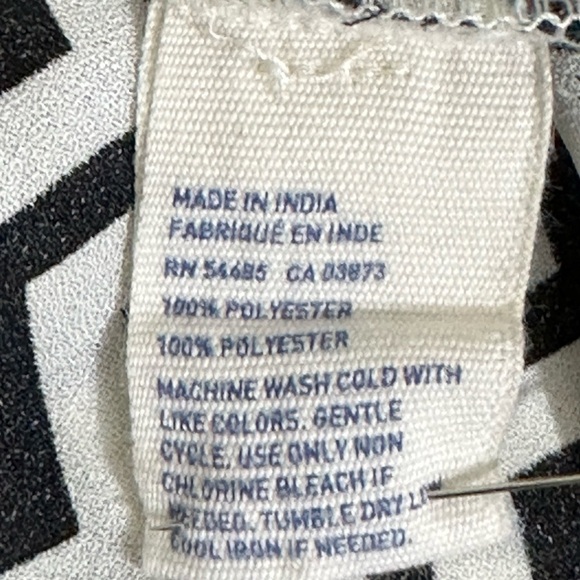 American Eagle Outfitters sz XL top, blouse, shirt in blk/white zigzag design - Picture 14 of 14